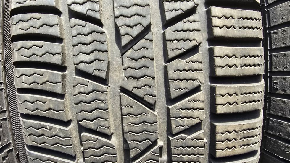 Zimní pneu 205/60/16 Continental - 2