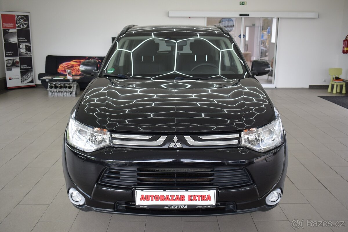 Mitsubishi Outlander 2,3 Di-D 110 kW,7-míst,4x4,kamera,TZ - 2