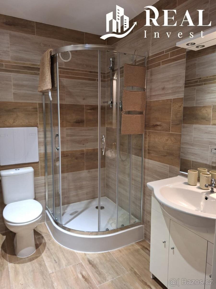 Pronájem, byt 1kk, 30m2, ul. Nám. 8. května, Meziboří - 2