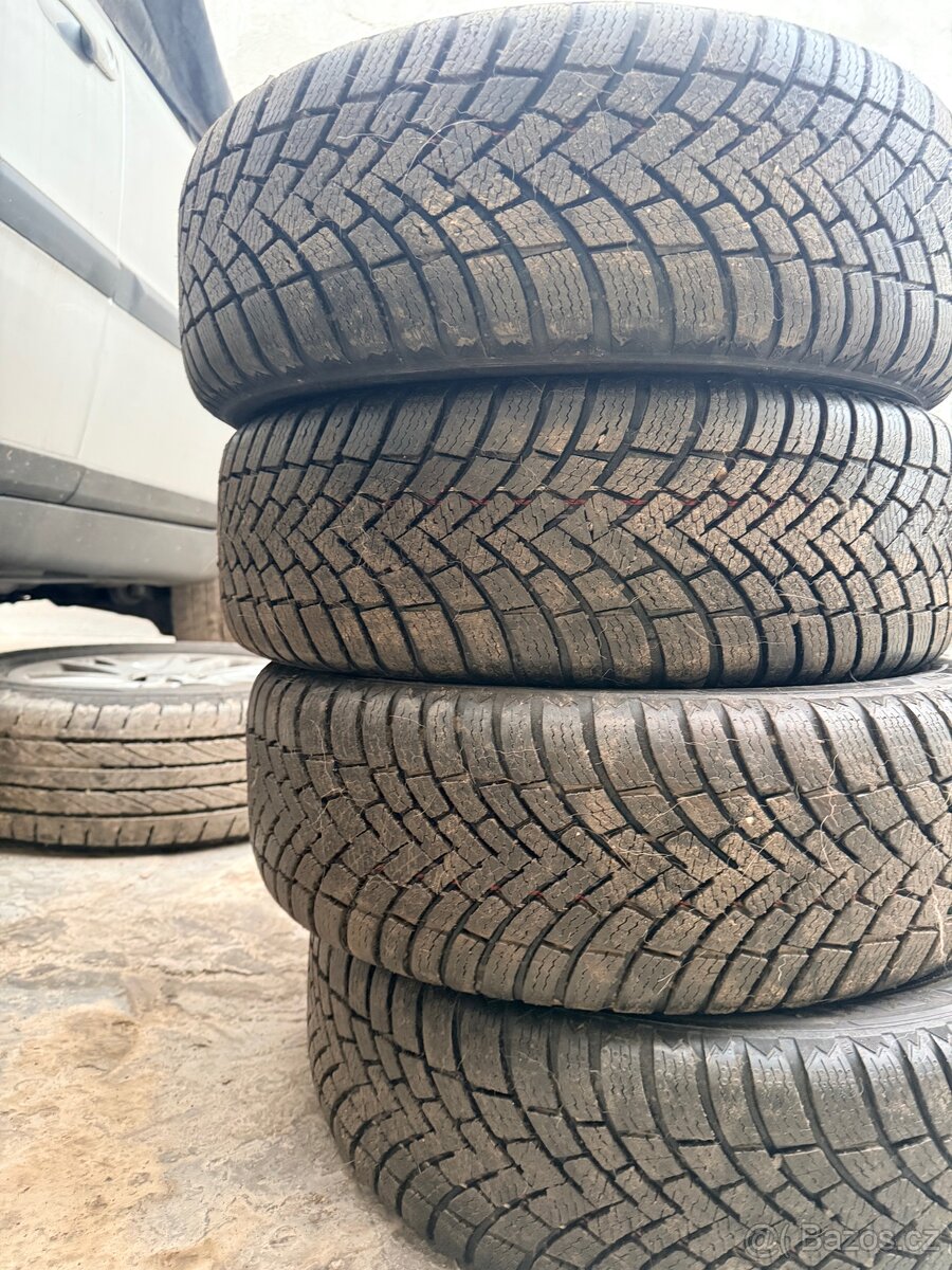 Nové zimní pneu 1den obuté ( objednaný špatný rozměr ) - 2