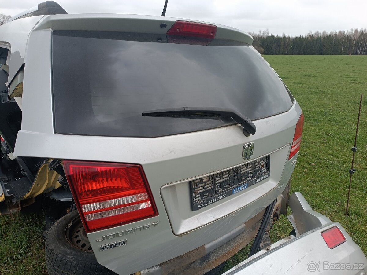 DODGE JOURNEY. Zadní dveře - 2