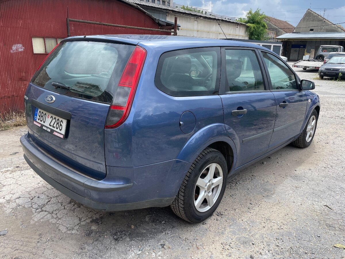 Ford Focus 1.6 kombi - 2