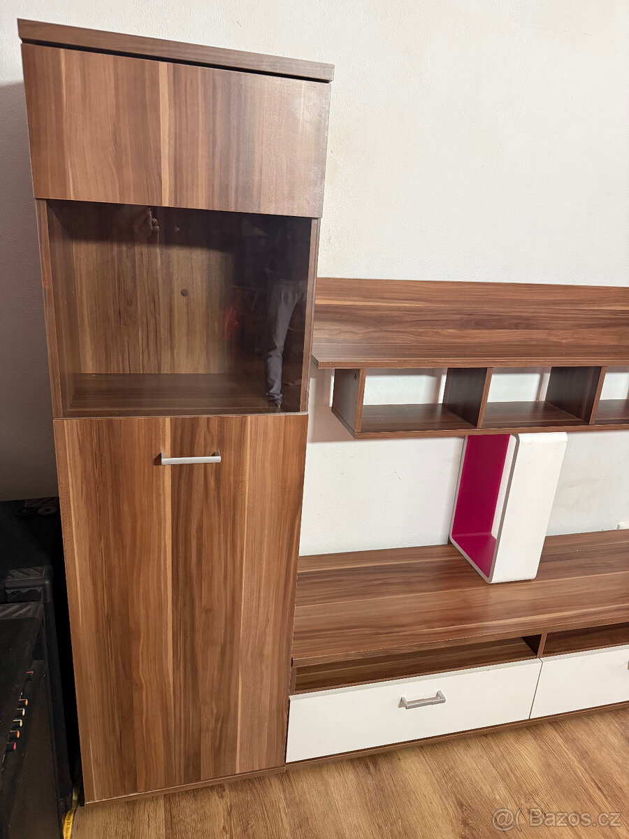 Obývací stěna menší pěkná - 2