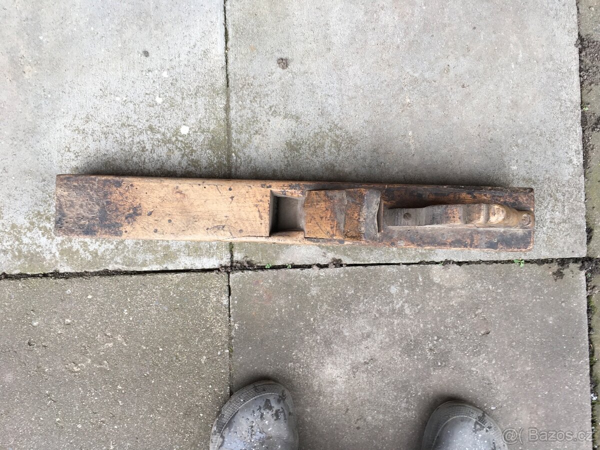 Hoblík dřevěný- macek - 2