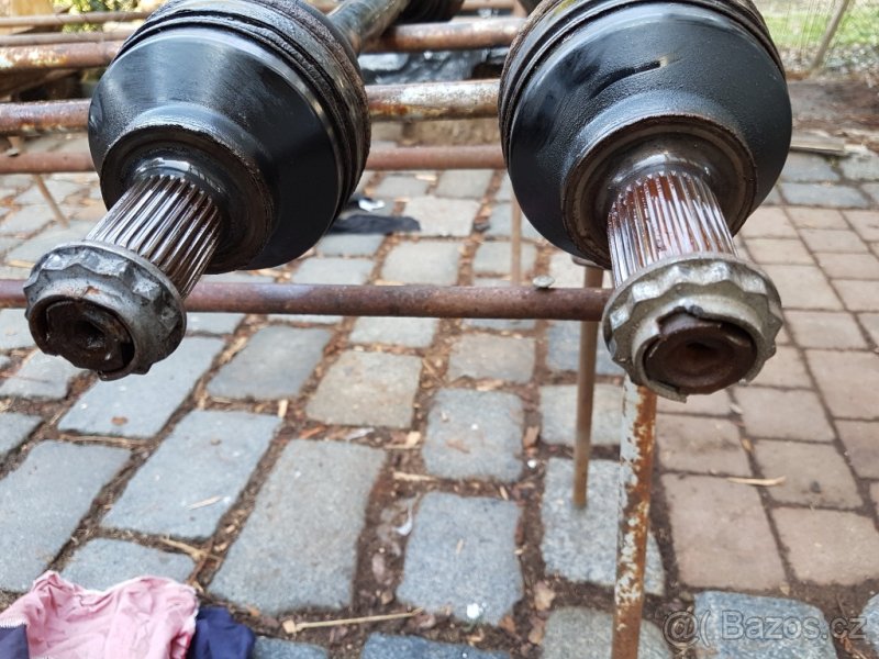 BMW e39 540i 535i zánovní poloosy - 2