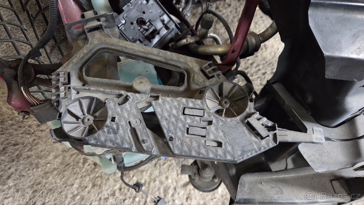 Chladičová stěna Škoda Octavia 2 - 2