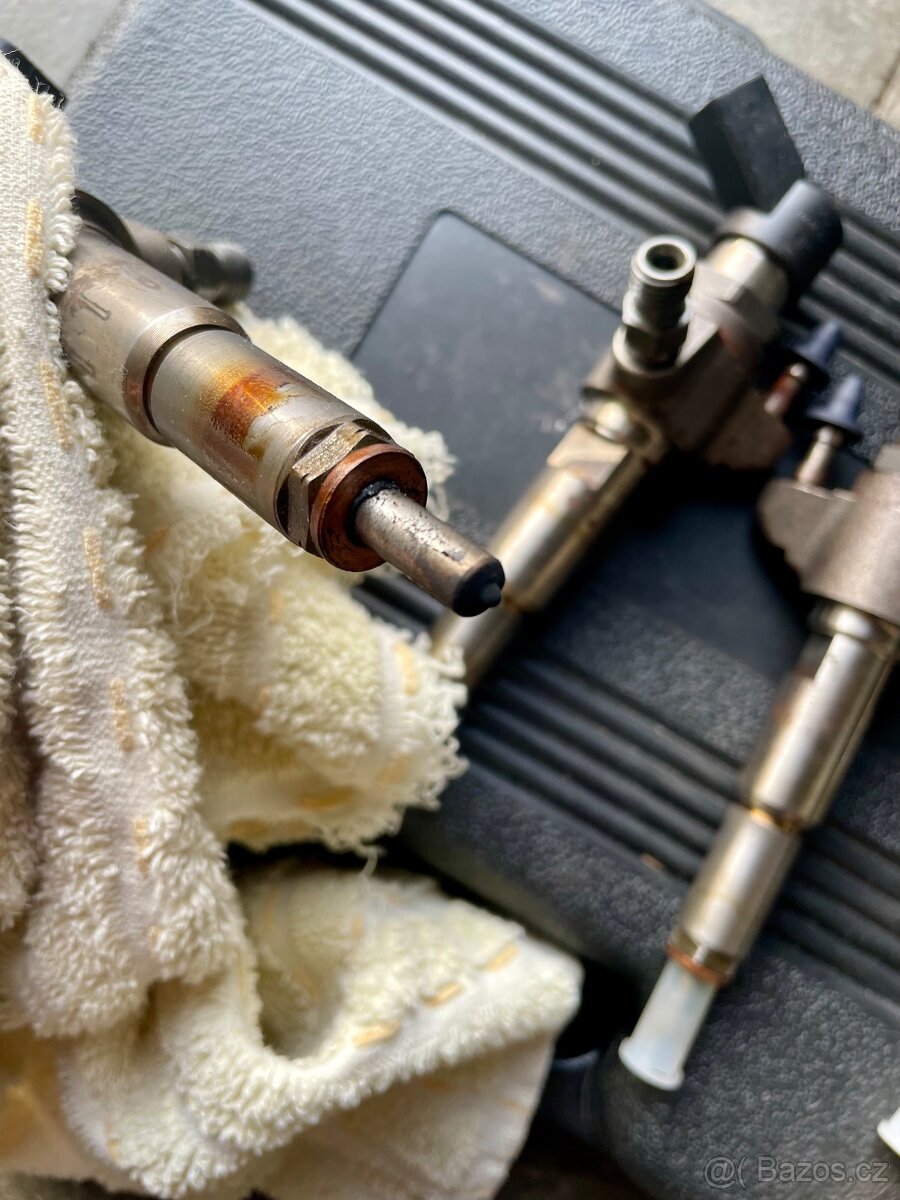 Vstřikovače Volvo V40 1.6D D2 Continental originál. - 2