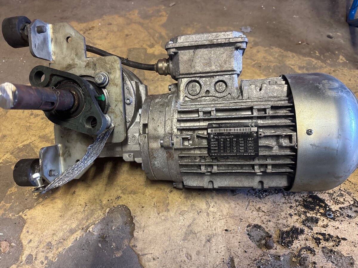 Motor s převodovkou - 2