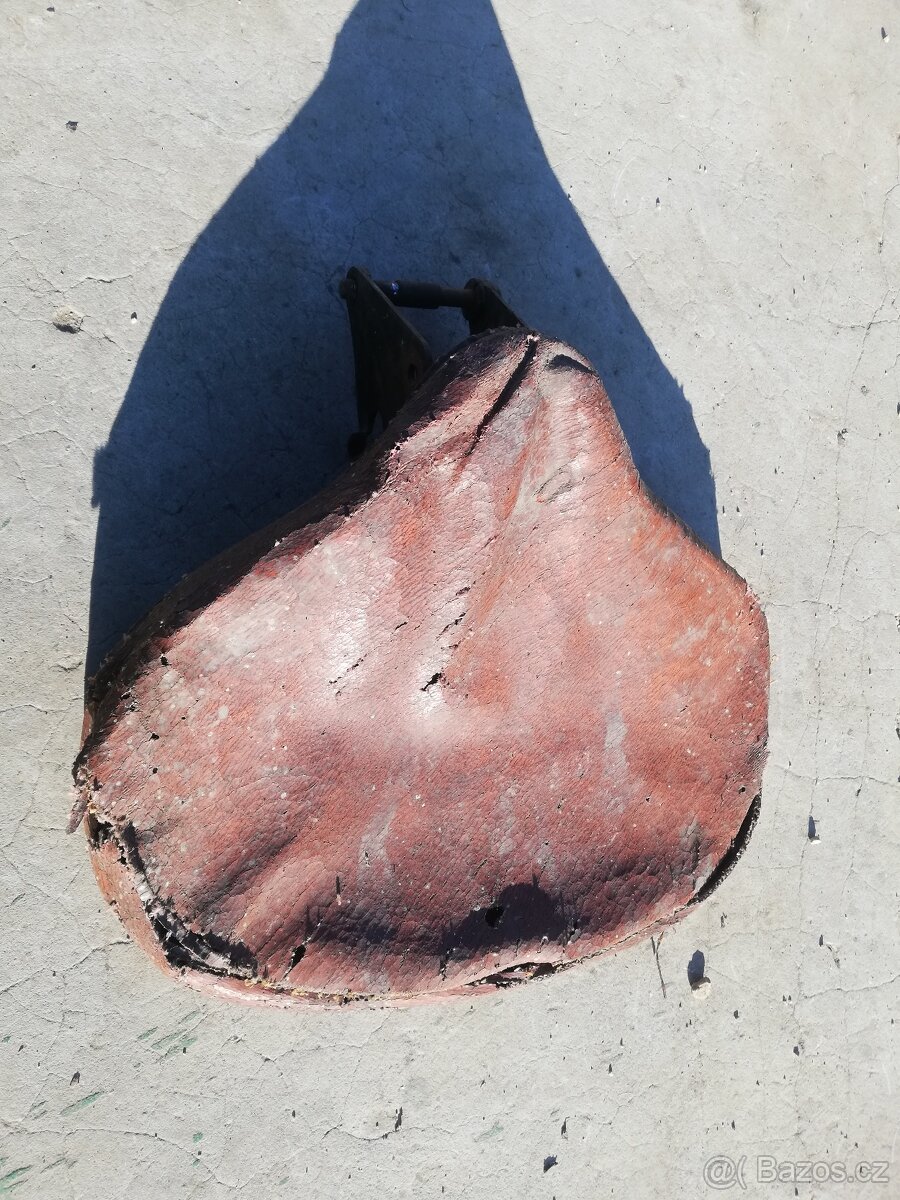 ČZ 125/150 sedlo - 2