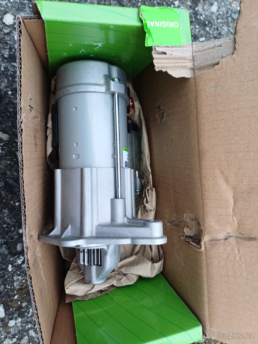 Prodam novy starter toyota yaris - 2