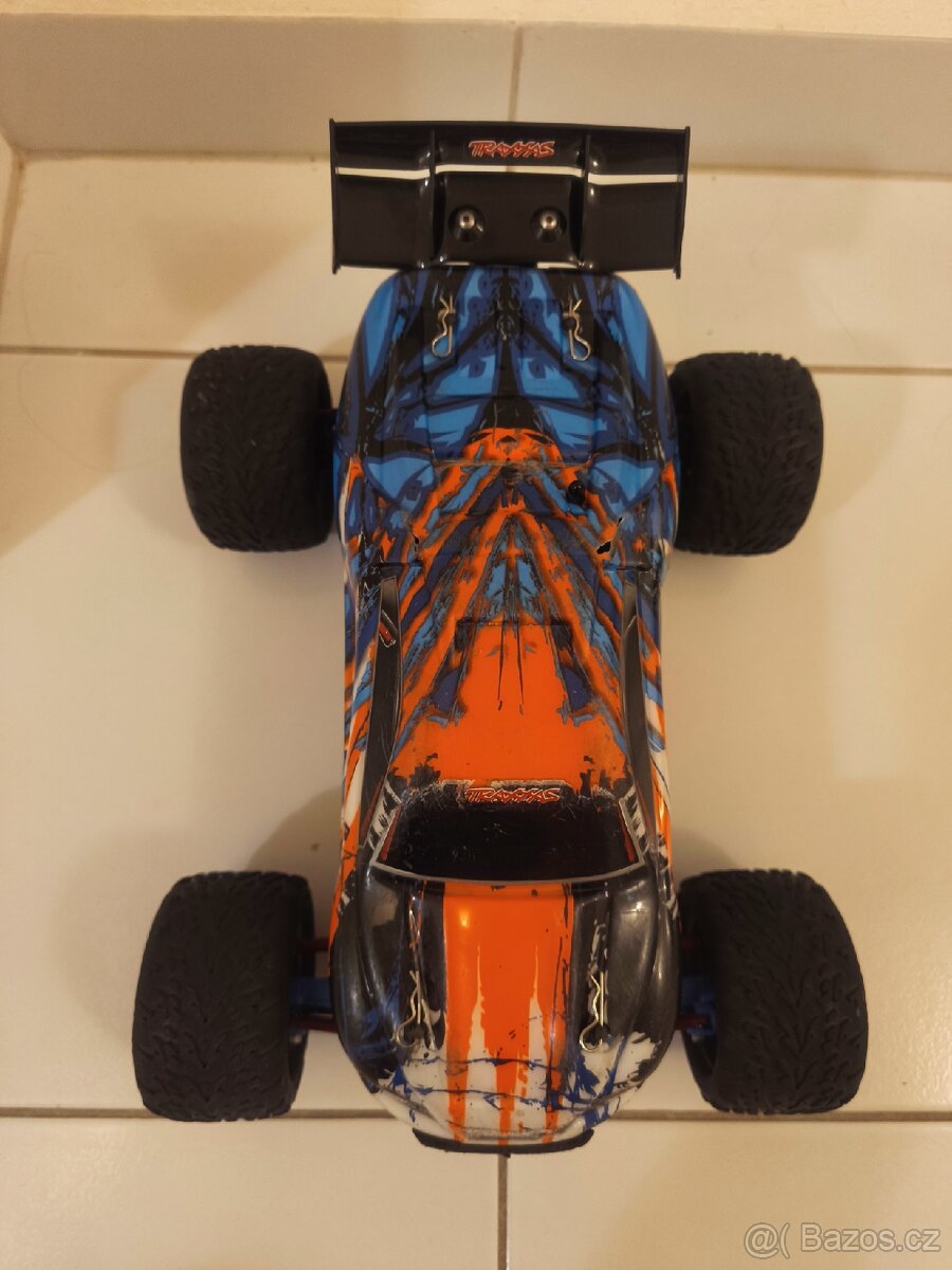 RC Auto Traxxas e-revo VXL 1:16 - 2