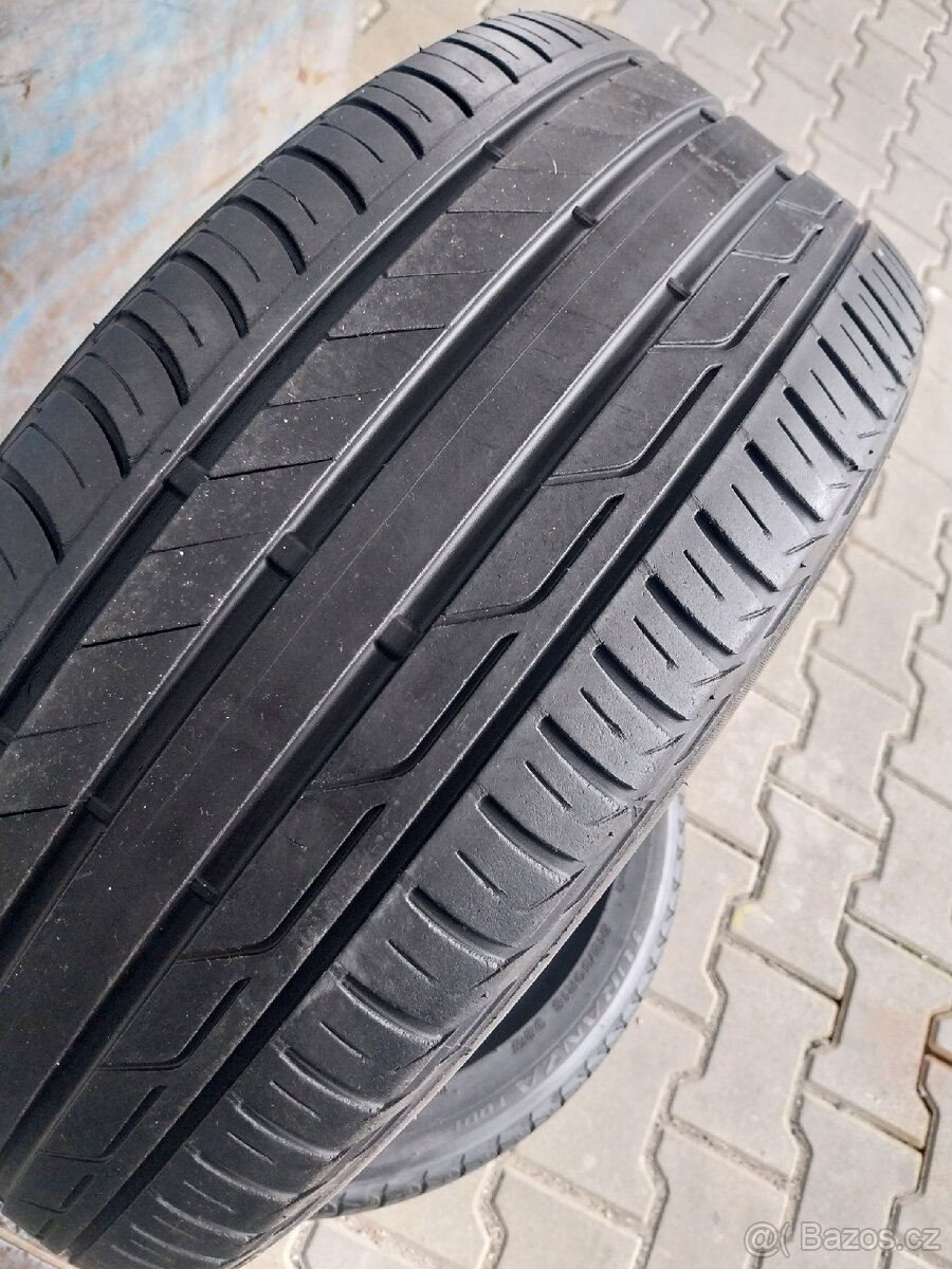 Prodám 2 x letní pneu Bridgestone 215/50/18 - 2