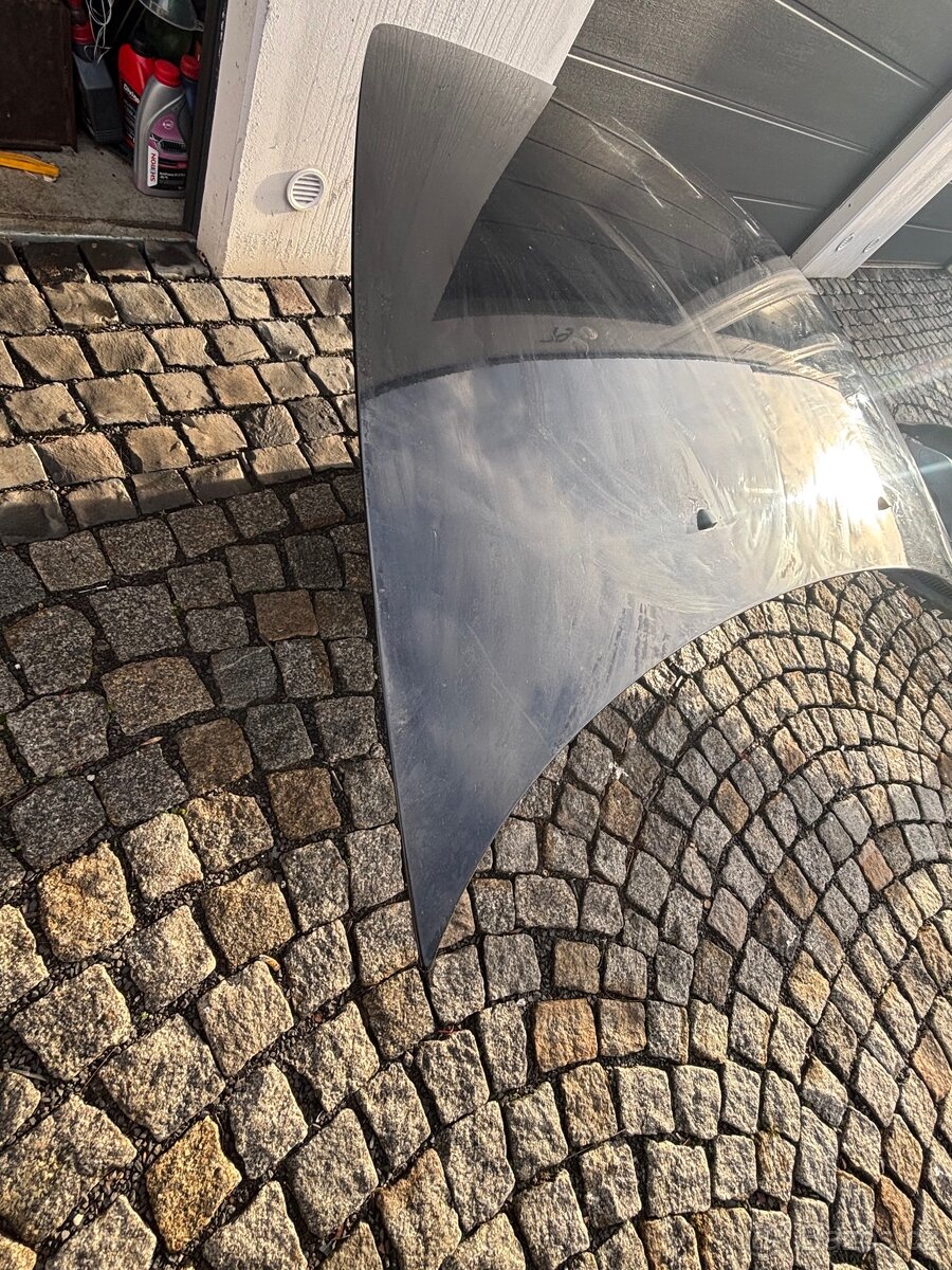 Volvo v50 - kapota - 2