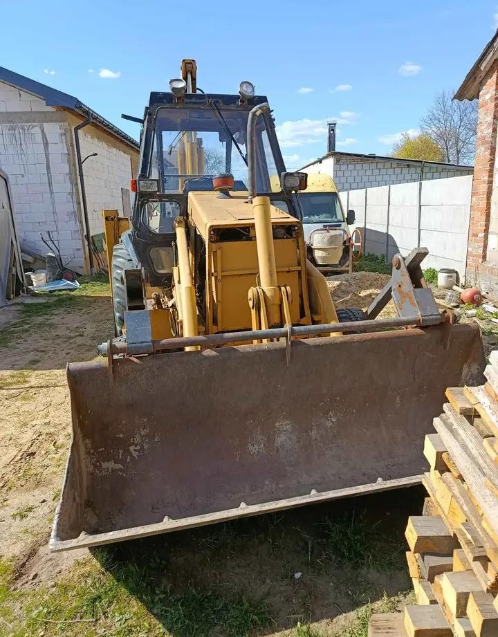 Traktorbagr CAT 4x4 - 2