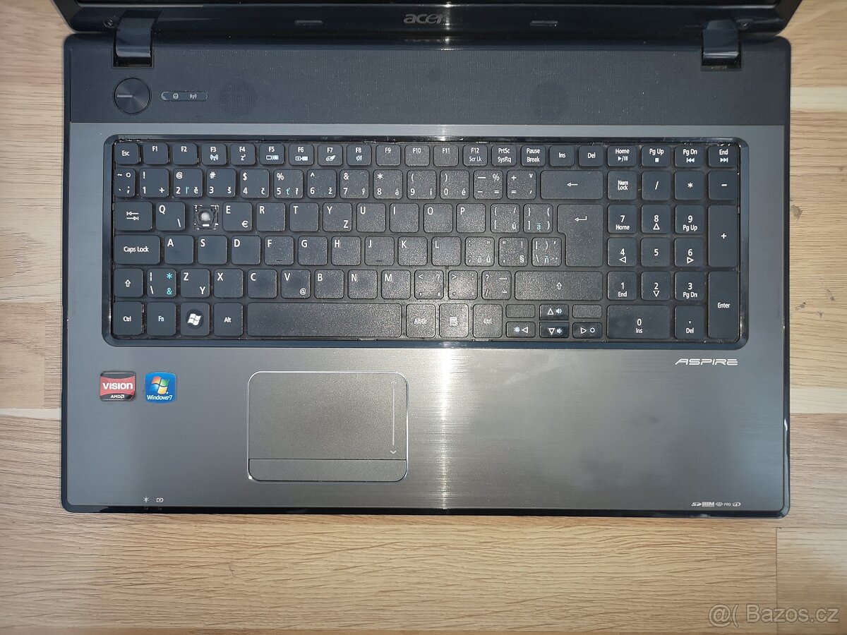 17,3" notebook Acer Aspire 7551G - 2