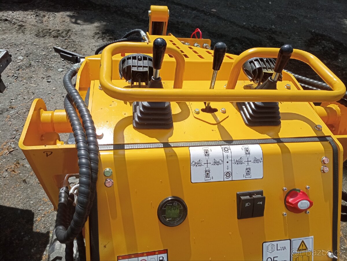 smykač, smykový nakladač, pásový nakladc, kolový smykač - 2