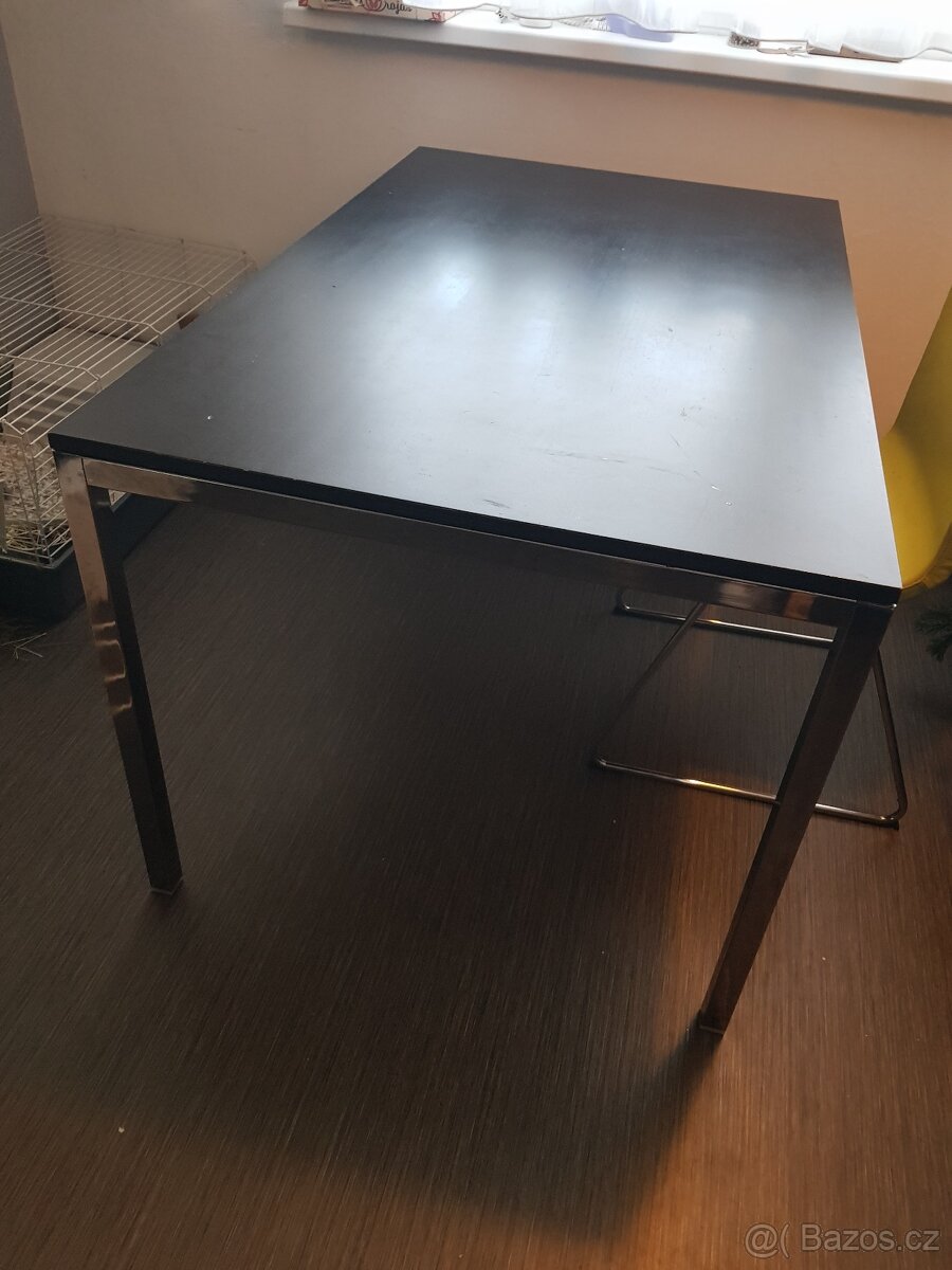 Kovový stůl - 2