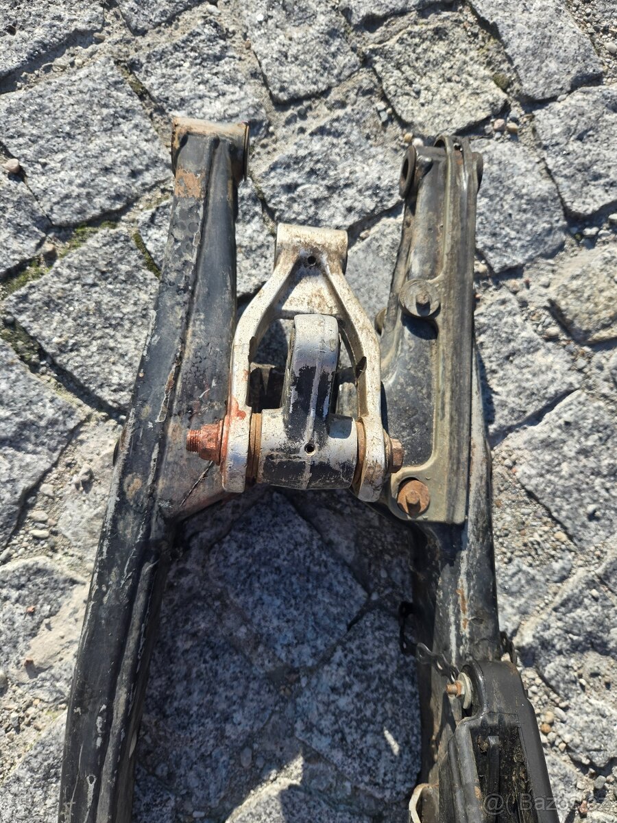 Zadní kyvna vidlice husqvarna 125 - 2