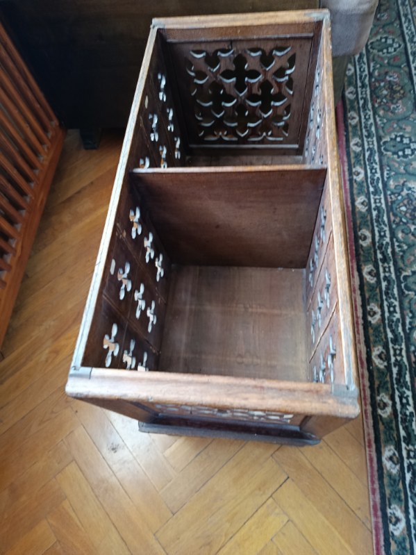 Starožitná skříňka na noty/gramodesky - 2