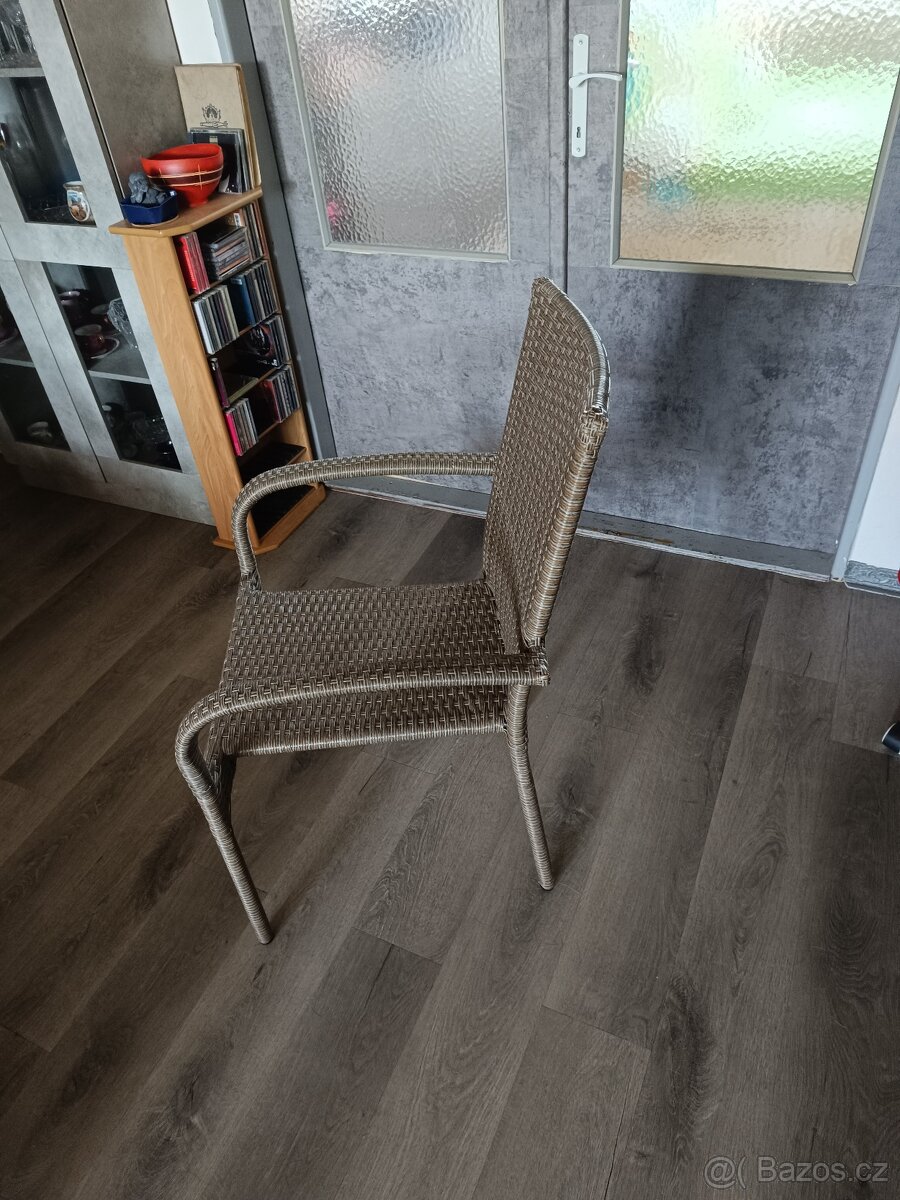 Prodám 2 ratanové zidle - 2