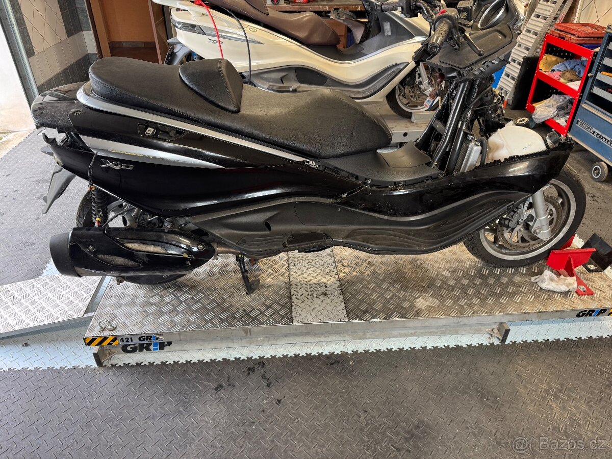 PIAGGIO X10 350 i - 2