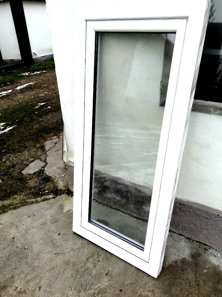 Okno 70 x 151 cm. Doprava - 2