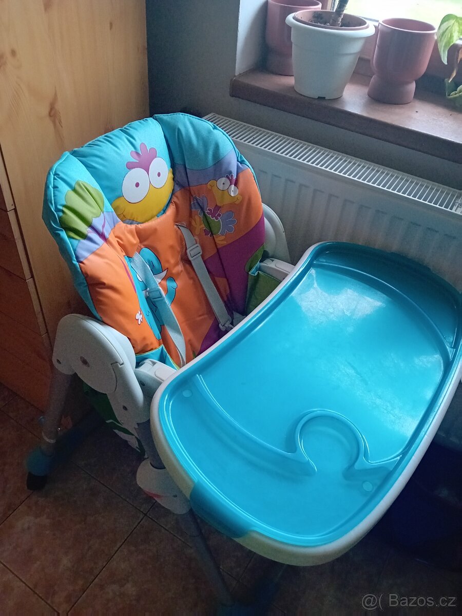 Cestovní postýlka a sedačka na krmení. - 2