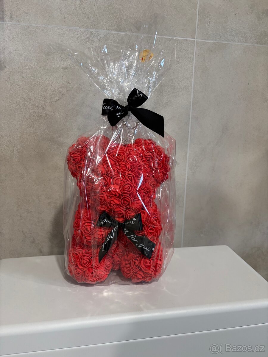 Medvídek z pěnových růží - 2