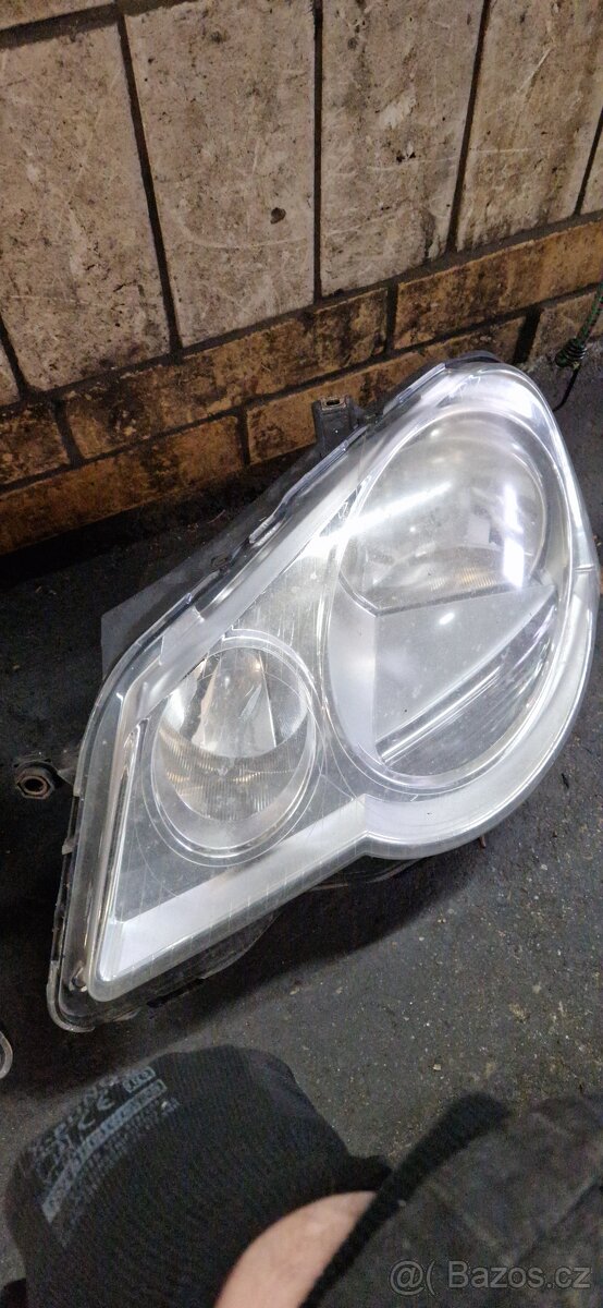 VW Polo 9n3 predni svetla - 2