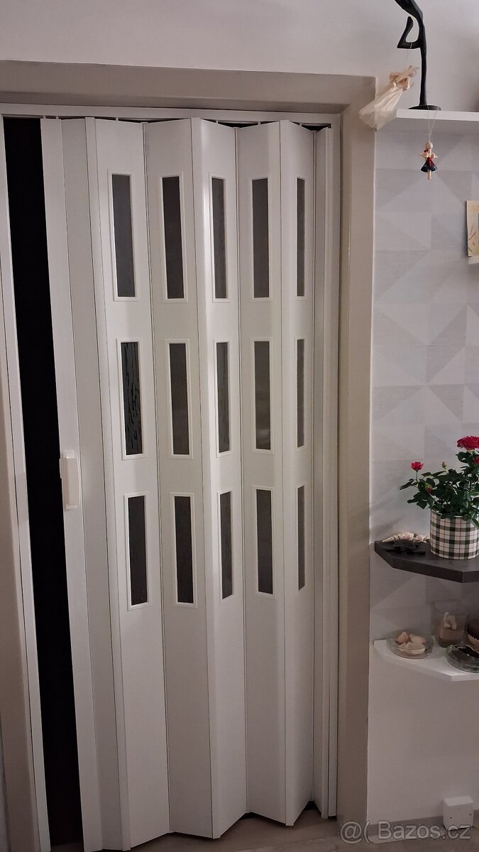 Zatahovací dveře plastové - 2