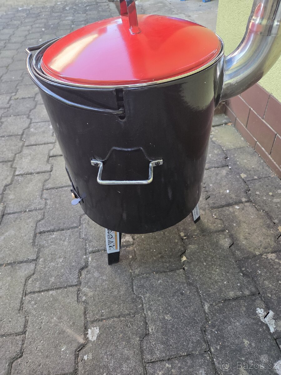 Lovecký kotlík s ohništěm - 2