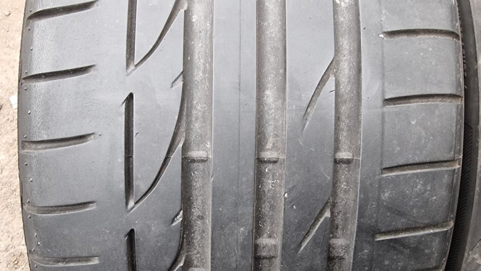 Letní pneu 245/35/18 Bridgestone Run Flat - 2