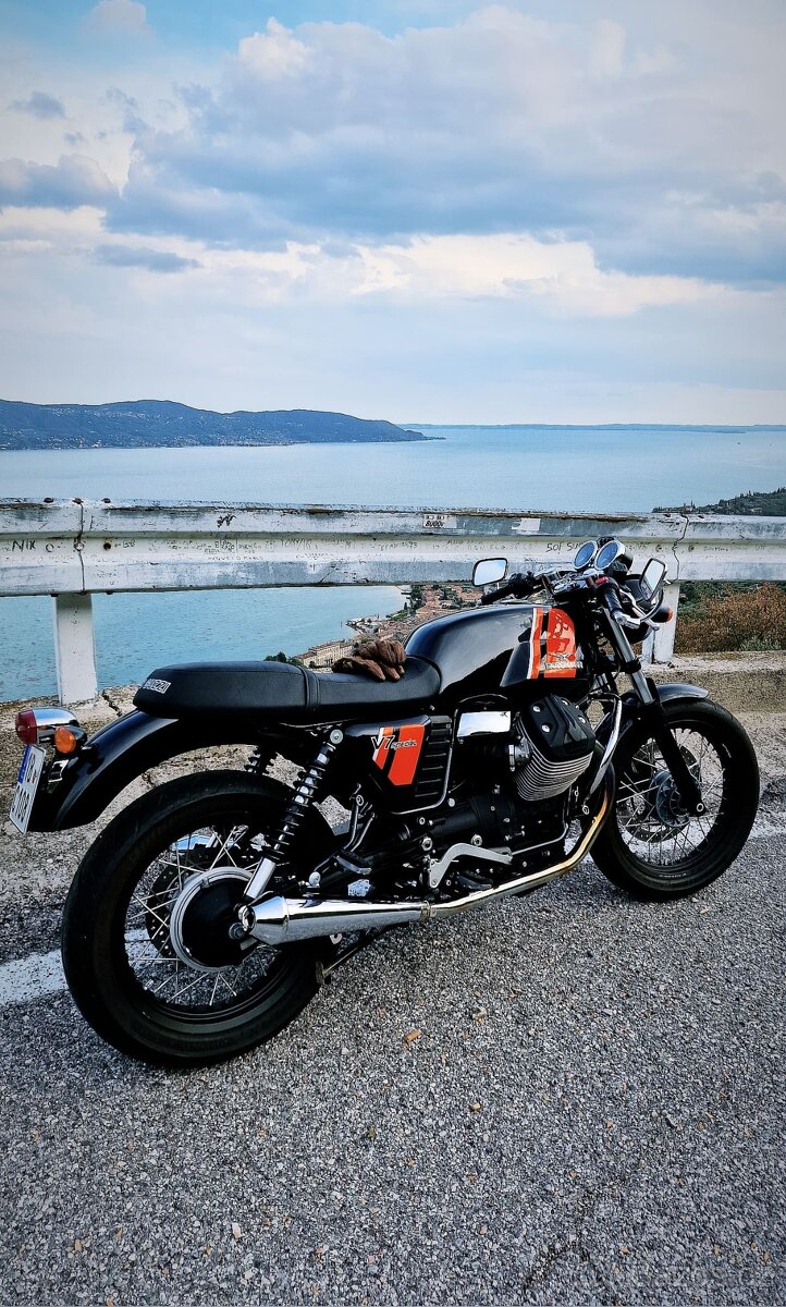 Moto Guzzi v7 2018 rok. - 2