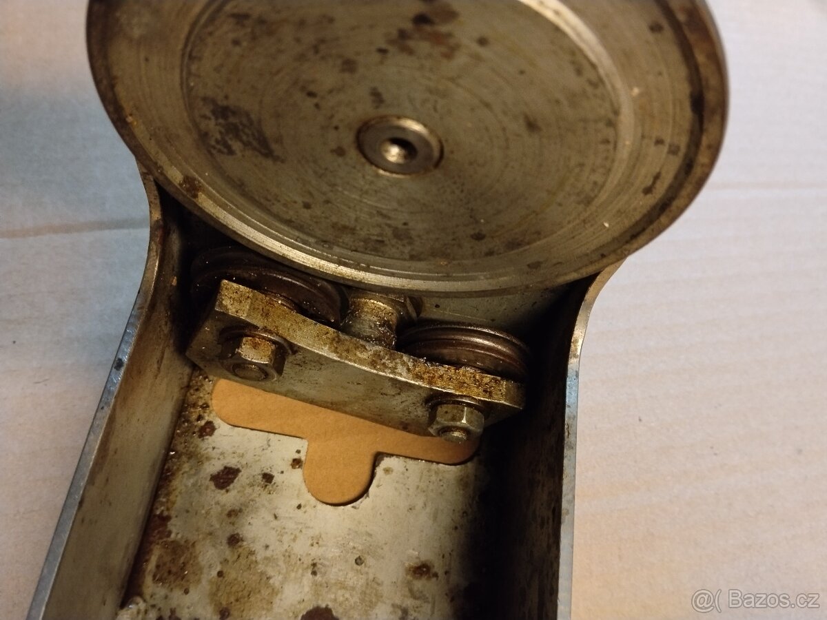 Stroj na konzervy - 2