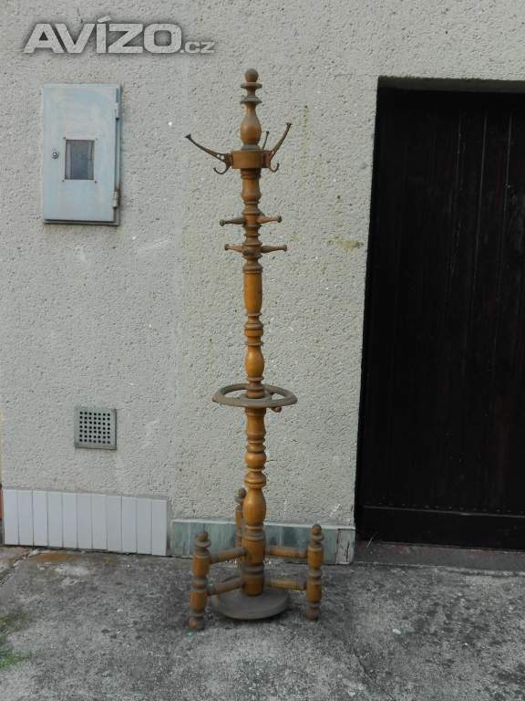 Starý věšák. - 2