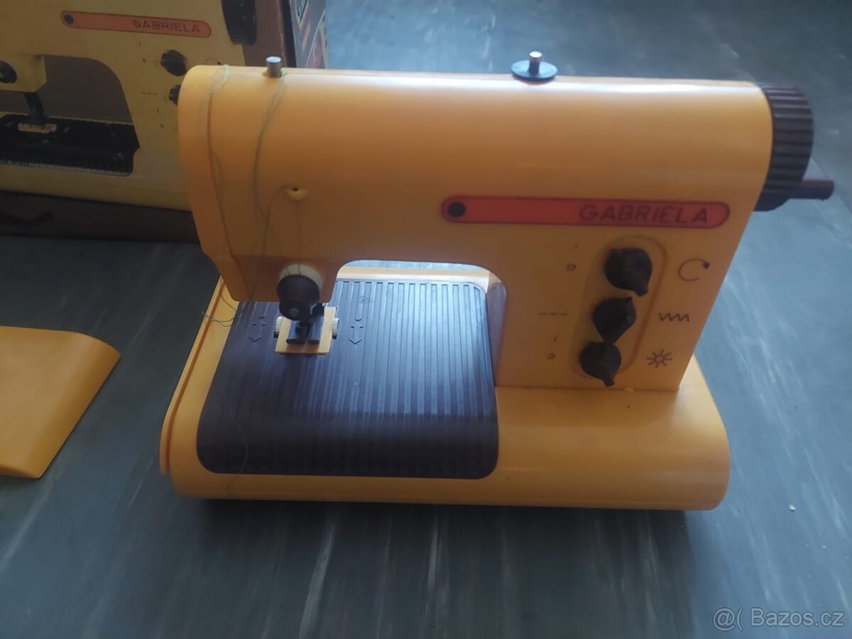 Prodám retro šicí stroj PikoGabriela - 2