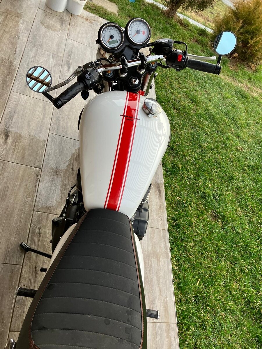 Triumph Thruxton 900 - 2