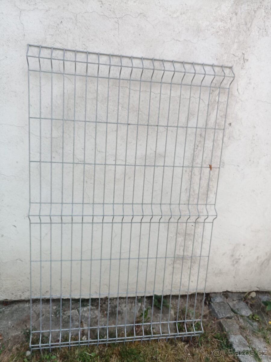 Koupím zbytky 3D plotu - 2