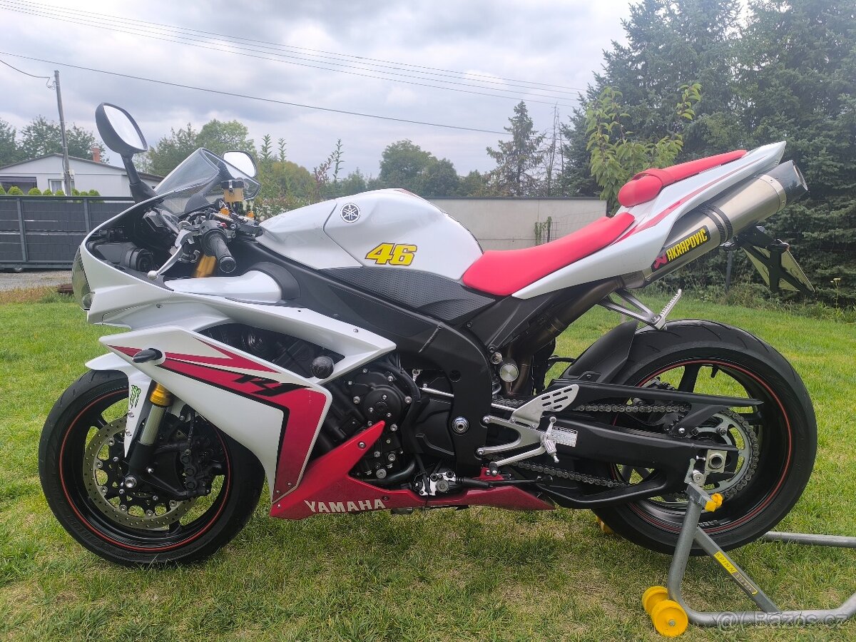 Yamaha R1 08 - 2