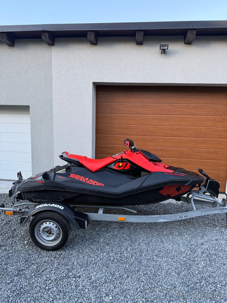 Seadoo Spark Trixx - TOP STAV - 2