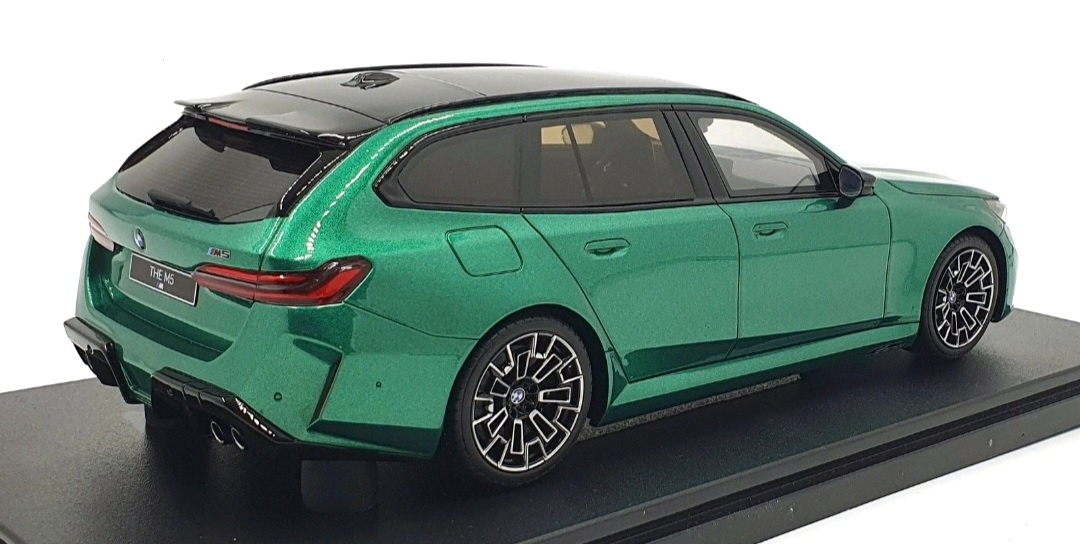 BMW M5 touring G99 1:18 - 2