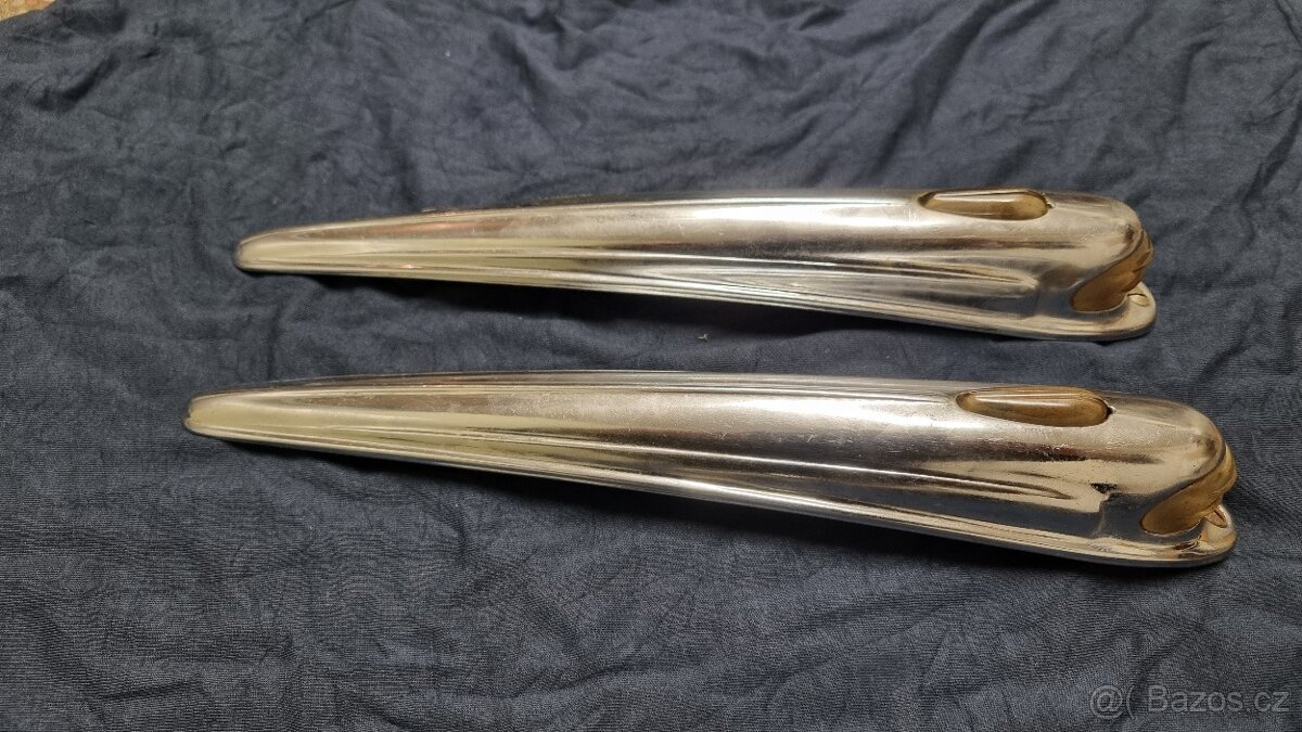 Škoda Tudor - obrysová světla - 2