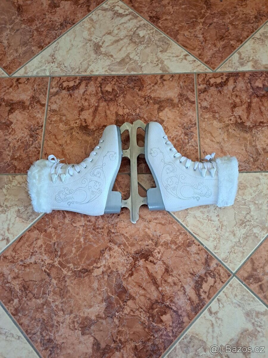 NOVÉ ZNAČKOVÉ BRUSLE OXELO, S KOŽÍŠKEM - 2