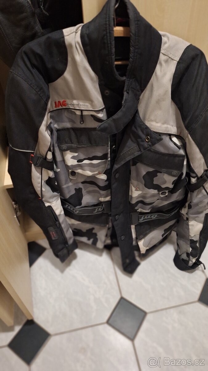 Přilba,bunda,chrániče - 2