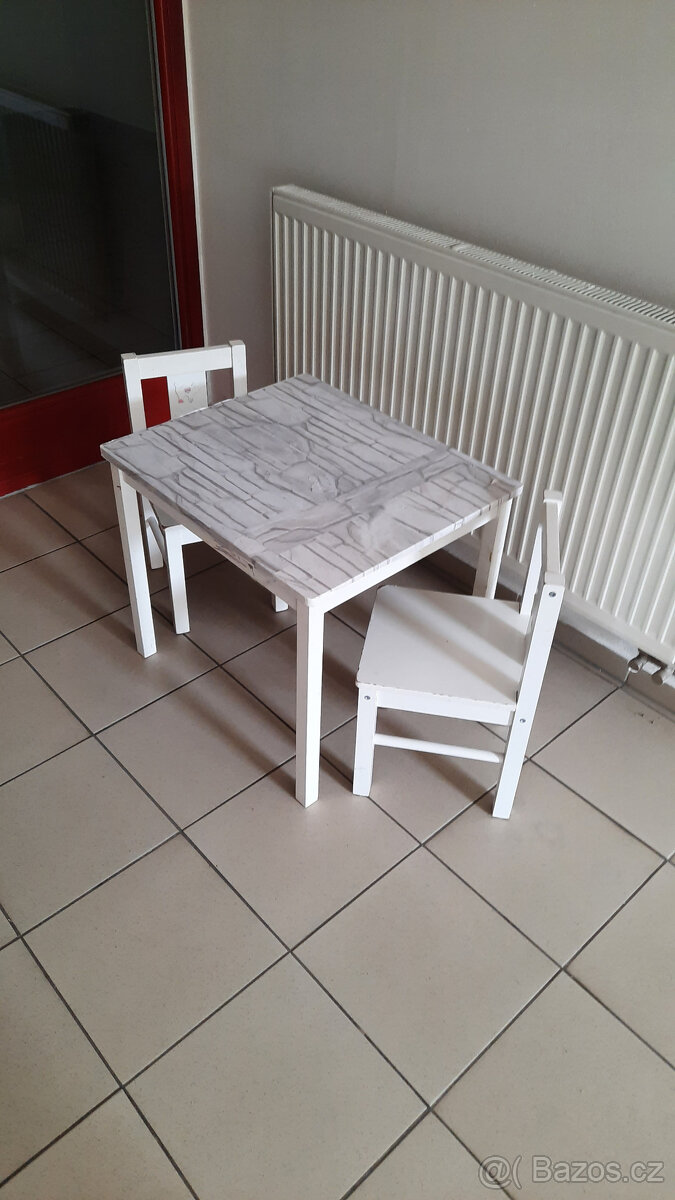 IKEA KRITTER Dětský set stolek + 2 židličky - 2