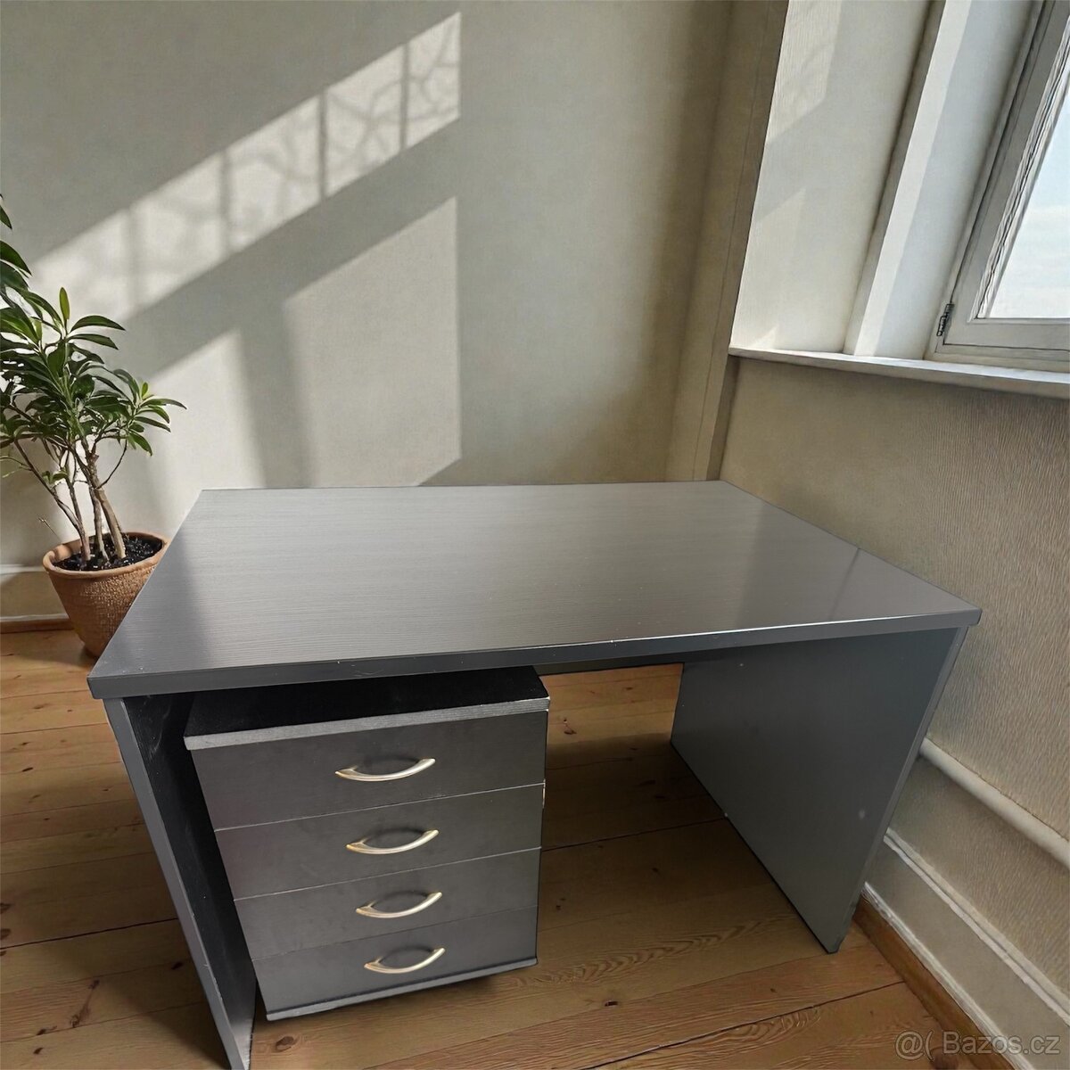 Pracovní stůl s kontejnerem s 4 šuplíky na kolečkách - 2