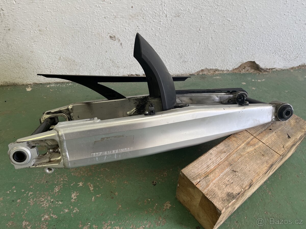 kyvka KTM 990 superduke - 2