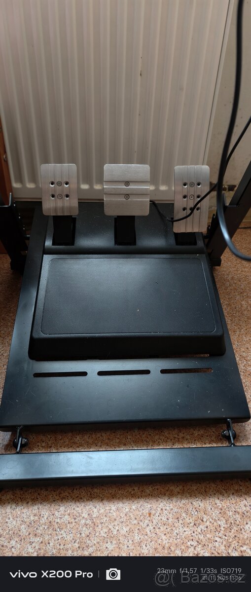Prodám Thrustmaster T300 RS + Stojan - 2
