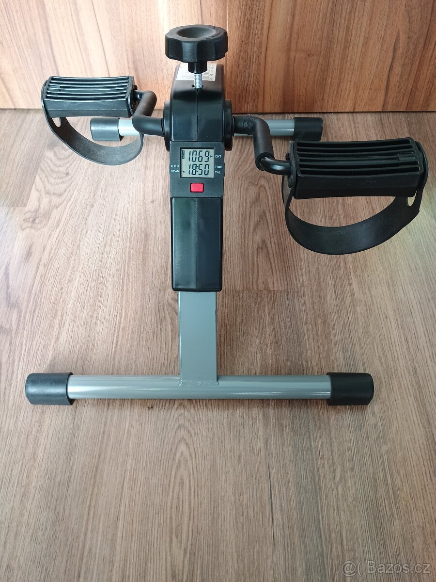 Posilovací stroj na nohy - 2