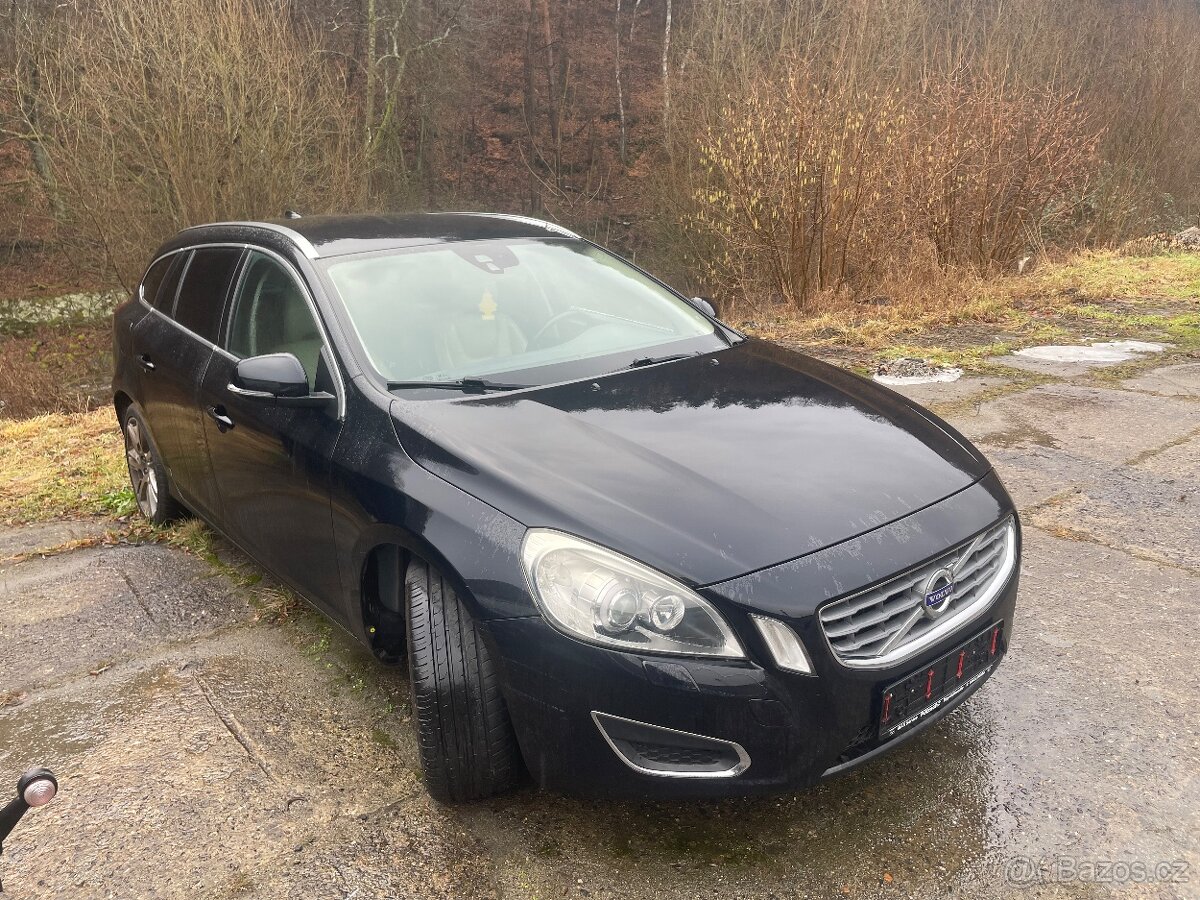 Prodám Volvo V60 D5, 2.4 4x4 - 2